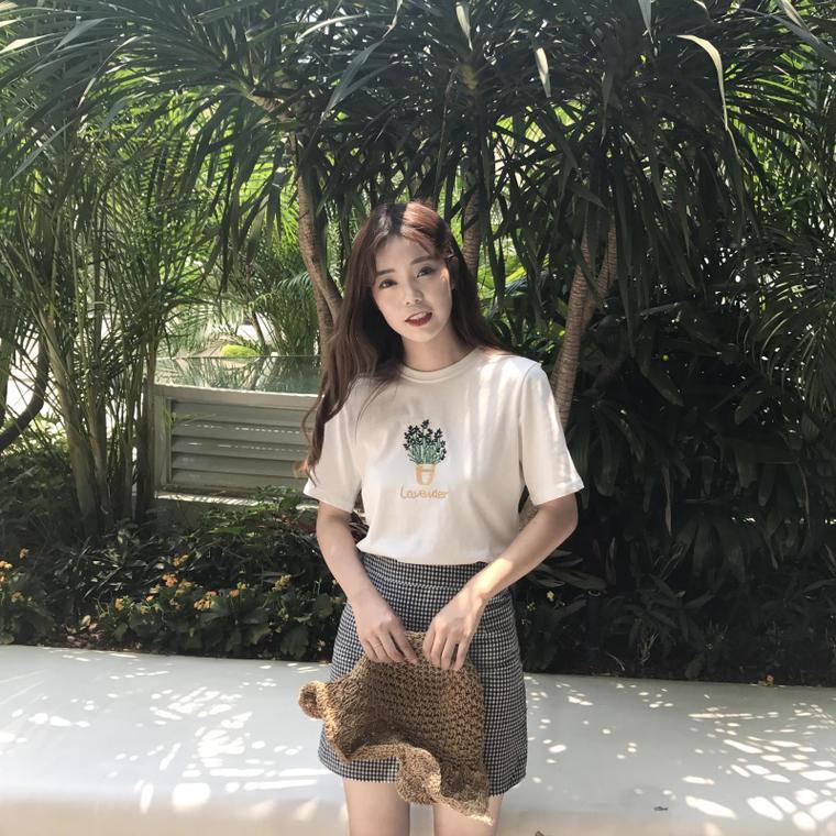 LAVENDER EMBROIDERY TEE